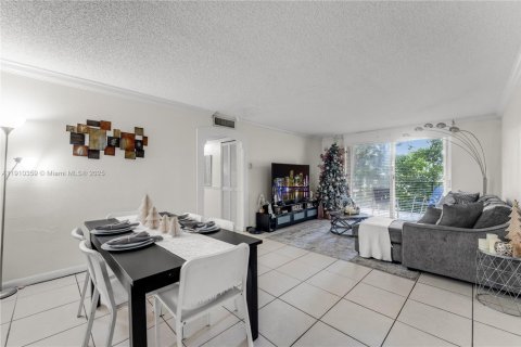 Copropriété à vendre à Miami, Floride: 2 chambres, 80.82 m2 № 2027814 - photo 3