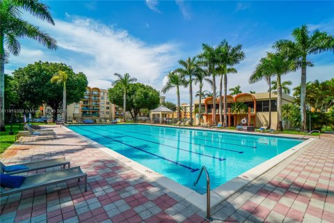 Copropriété à vendre à Miami, Floride: 2 chambres, 80.82 m2 № 2027814 - photo 27