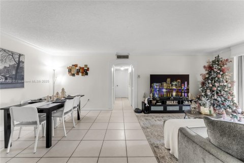 Copropriété à vendre à Miami, Floride: 2 chambres, 80.82 m2 № 2027814 - photo 6