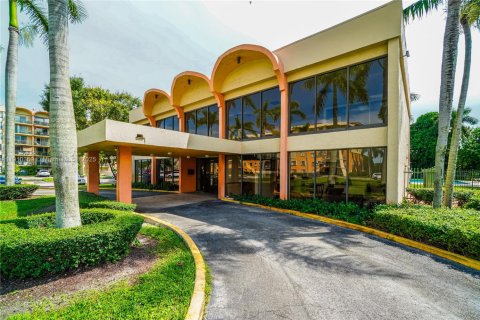 Copropriété à vendre à Miami, Floride: 2 chambres, 80.82 m2 № 2027814 - photo 25