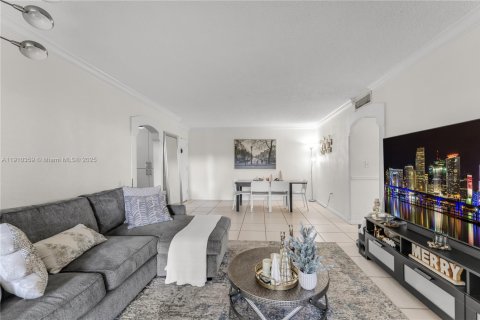 Copropriété à vendre à Miami, Floride: 2 chambres, 80.82 m2 № 2027814 - photo 5