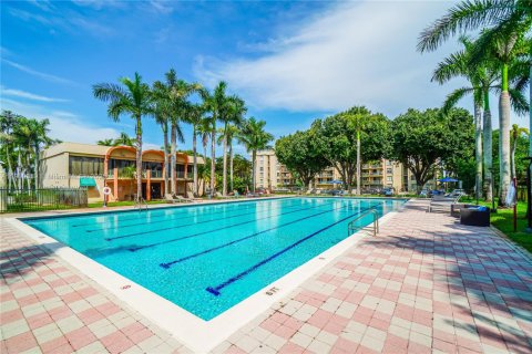 Copropriété à vendre à Miami, Floride: 2 chambres, 80.82 m2 № 2027814 - photo 28