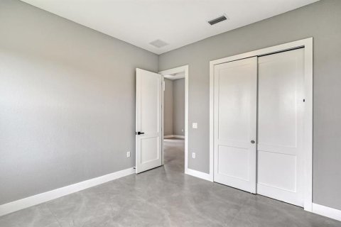 Villa ou maison à vendre à Port Charlotte, Floride: 4 chambres, 247.77 m2 № 2408885 - photo 23