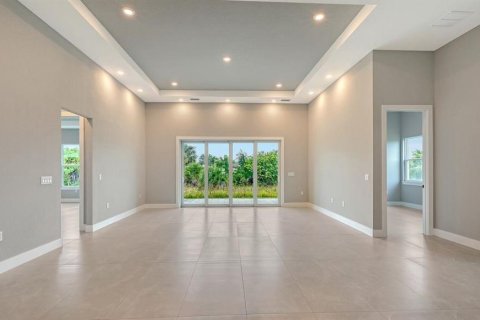 Villa ou maison à vendre à Port Charlotte, Floride: 4 chambres, 247.77 m2 № 2408885 - photo 12