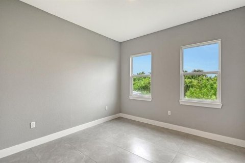 Villa ou maison à vendre à Port Charlotte, Floride: 4 chambres, 247.77 m2 № 2408885 - photo 22