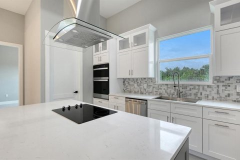 Villa ou maison à vendre à Port Charlotte, Floride: 4 chambres, 247.77 m2 № 2408885 - photo 8