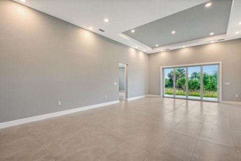 Villa ou maison à vendre à Port Charlotte, Floride: 4 chambres, 247.77 m2 № 2408885 - photo 13