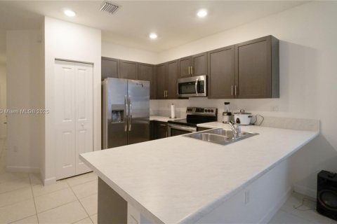 Touwnhouse à vendre à Homestead, Floride: 3 chambres, 157.47 m2 № 1818597 - photo 9