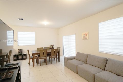 Touwnhouse à vendre à Homestead, Floride: 3 chambres, 157.47 m2 № 1818597 - photo 12