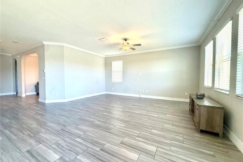 Villa ou maison à vendre à New Port Richey, Floride: 4 chambres, 257.8 m2 № 2388200 - photo 7