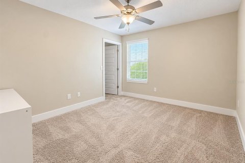 Villa ou maison à vendre à New Port Richey, Floride: 4 chambres, 257.8 m2 № 2388200 - photo 11