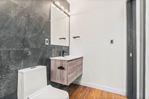 Снять в аренду виллу или дом в Майами, Флорида 3 спальни, 108.7м2, № 2035121 - фото 28