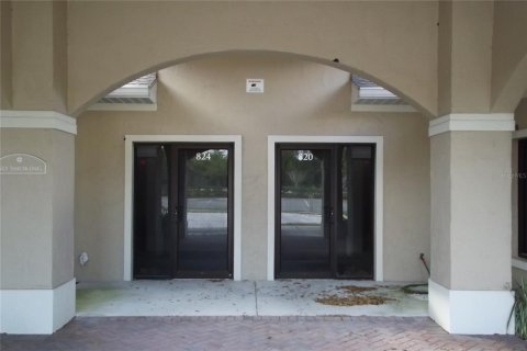 Immobilier commercial à louer à Tavares, Floride: 2071.16 m2 № 1337094 - photo 6