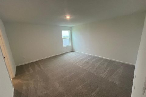 House in Haines City, Florida 5 bedrooms, 227.7 sq.m. № 1909820 - photo 13
