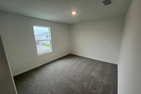 House in Haines City, Florida 5 bedrooms, 227.7 sq.m. № 1909820 - photo 7
