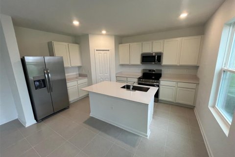 House in Haines City, Florida 5 bedrooms, 227.7 sq.m. № 1909820 - photo 2
