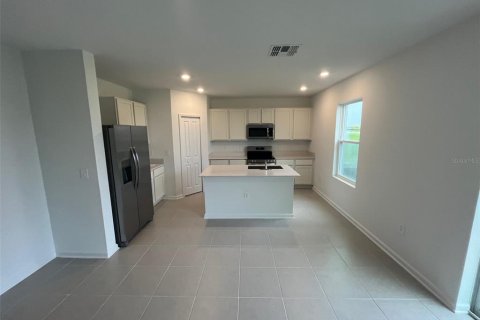 House in Haines City, Florida 5 bedrooms, 227.7 sq.m. № 1909820 - photo 3