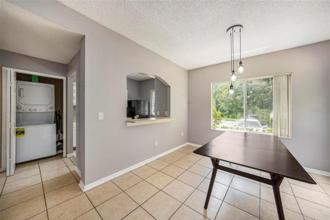 Townhouse in Tampa, Florida 3 bedrooms, 126.72 sq.m. № 1879436 - photo 9