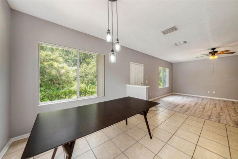 Townhouse in Tampa, Florida 3 bedrooms, 126.72 sq.m. № 1879436 - photo 8