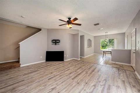 Townhouse in Tampa, Florida 3 bedrooms, 126.72 sq.m. № 1879436 - photo 5