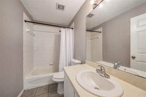 Townhouse in Tampa, Florida 3 bedrooms, 126.72 sq.m. № 1879436 - photo 17