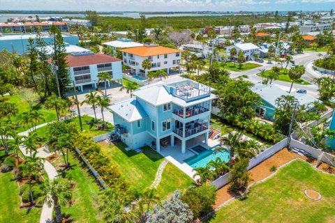 House in Holmes Beach, Florida 4 bedrooms, 258.64 sq.m. № 1725598 - photo 3