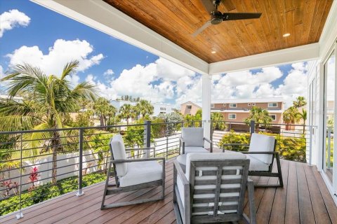 House in Holmes Beach, Florida 4 bedrooms, 258.64 sq.m. № 1725598 - photo 19