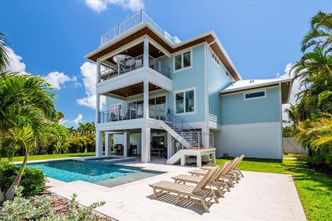 House in Holmes Beach, Florida 4 bedrooms, 258.64 sq.m. № 1725598 - photo 4