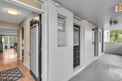Condominio en venta en Lauderdale Lakes, Florida, 2 dormitorios, 94.85 m2 № 2084493 - foto 4