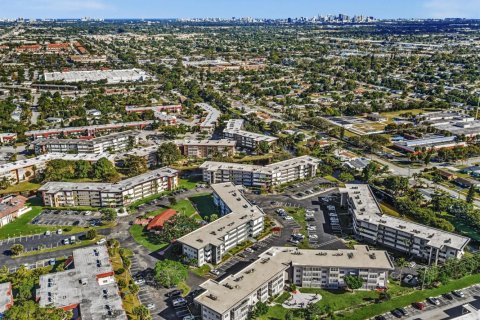 Condominio en venta en Lauderdale Lakes, Florida, 2 dormitorios, 94.85 m2 № 2084493 - foto 30