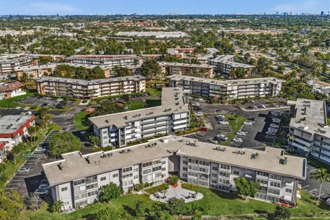Condominio en venta en Lauderdale Lakes, Florida, 2 dormitorios, 94.85 m2 № 2084493 - foto 28