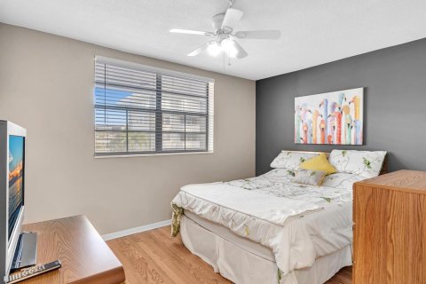 Condominio en venta en Lauderdale Lakes, Florida, 2 dormitorios, 94.85 m2 № 2084493 - foto 16