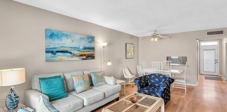 Condominio en Lauderdale Lakes, Florida, 2 dormitorios  № 2084493