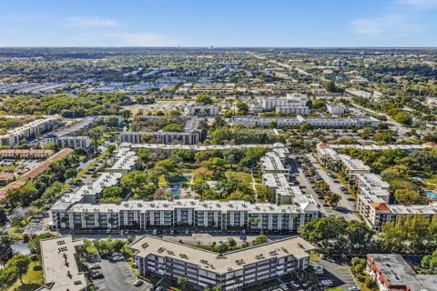 Condominio en venta en Lauderdale Lakes, Florida, 2 dormitorios, 94.85 m2 № 2084493 - foto 29