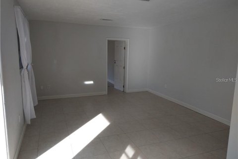 Casa en alquiler en Sarasota, Florida, 4 dormitorios, 137.31 m2 № 2258997 - foto 5