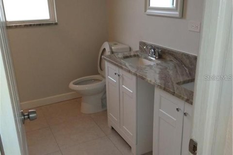 Casa en alquiler en Sarasota, Florida, 4 dormitorios, 137.31 m2 № 2258997 - foto 4