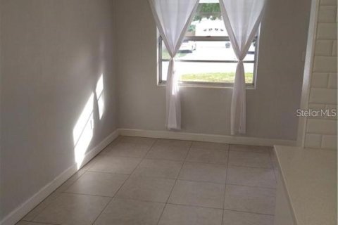 Casa en alquiler en Sarasota, Florida, 4 dormitorios, 137.31 m2 № 2258997 - foto 13