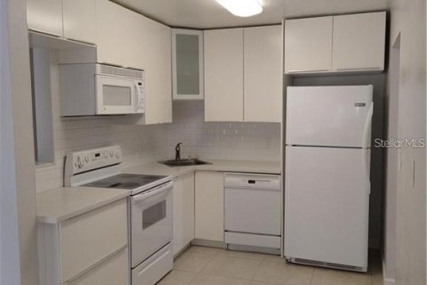 Casa en alquiler en Sarasota, Florida, 4 dormitorios, 137.31 m2 № 2258997 - foto 6