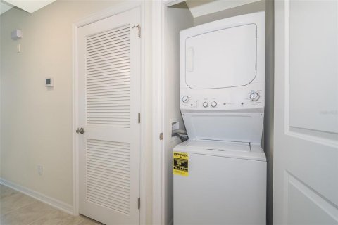 Condo in Kissimmee, Florida, 2 bedrooms  № 1733714 - photo 16