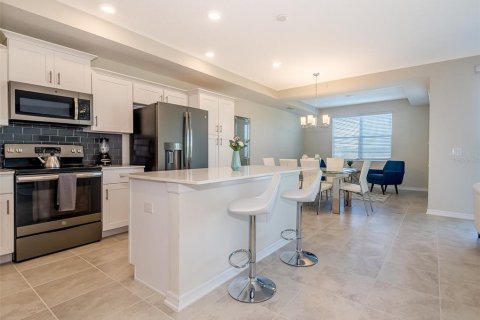 Condo in Kissimmee, Florida, 2 bedrooms  № 1733714 - photo 9