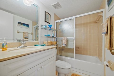 Купить кондоминиум в Пунта-Горда, Флорида 4 комнаты, 109.62м2, № 1821272 - фото 24