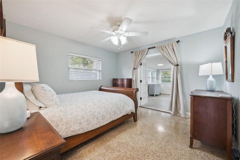 Commercial property in Orlando, Florida 3 bedrooms, 159.42 sq.m. № 2195735 - photo 21