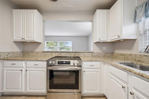 Commercial property in Orlando, Florida 3 bedrooms, 159.42 sq.m. № 2195735 - photo 12