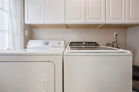 Commercial property in Orlando, Florida 3 bedrooms, 159.42 sq.m. № 2195735 - photo 25