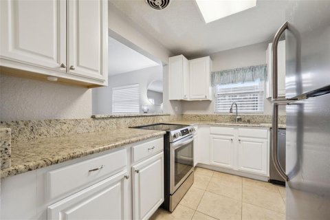 Commercial property in Orlando, Florida 3 bedrooms, 159.42 sq.m. № 2195735 - photo 13