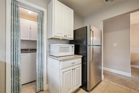 Commercial property in Orlando, Florida 3 bedrooms, 159.42 sq.m. № 2195735 - photo 15