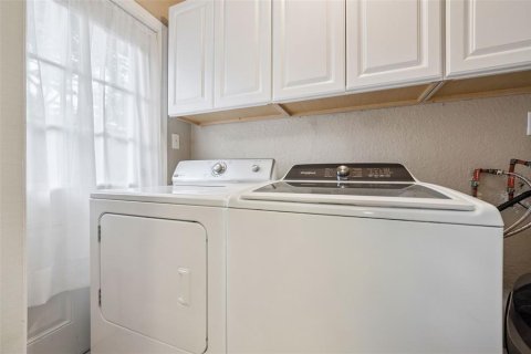 Commercial property in Orlando, Florida 3 bedrooms, 159.42 sq.m. № 2195735 - photo 26