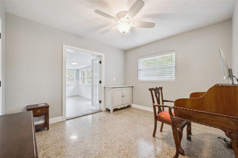 Commercial property in Orlando, Florida 3 bedrooms, 159.42 sq.m. № 2195735 - photo 23