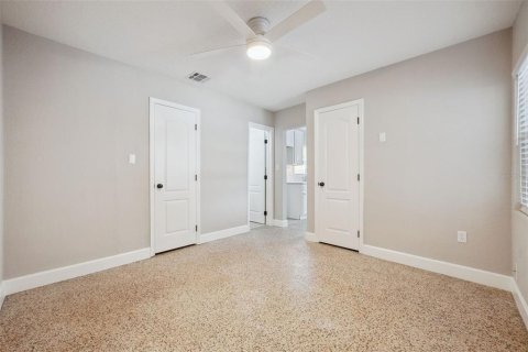 Commercial property in Orlando, Florida 3 bedrooms, 159.42 sq.m. № 2195735 - photo 29