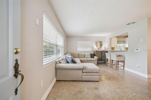 Commercial property in Orlando, Florida 3 bedrooms, 159.42 sq.m. № 2195735 - photo 6